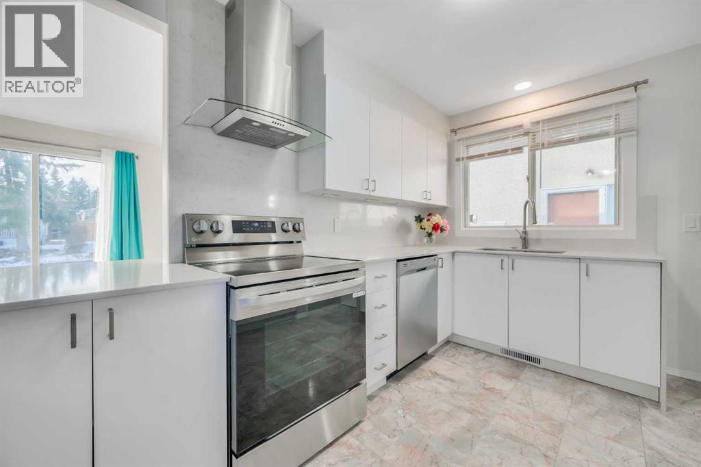 Single Family House Bungalow for Sale in  Sacramento Drive SW Southwood Calgary 