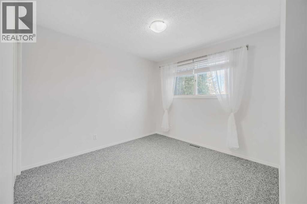 Single Family House Bungalow for Sale in  Sacramento Drive SW Southwood Calgary 