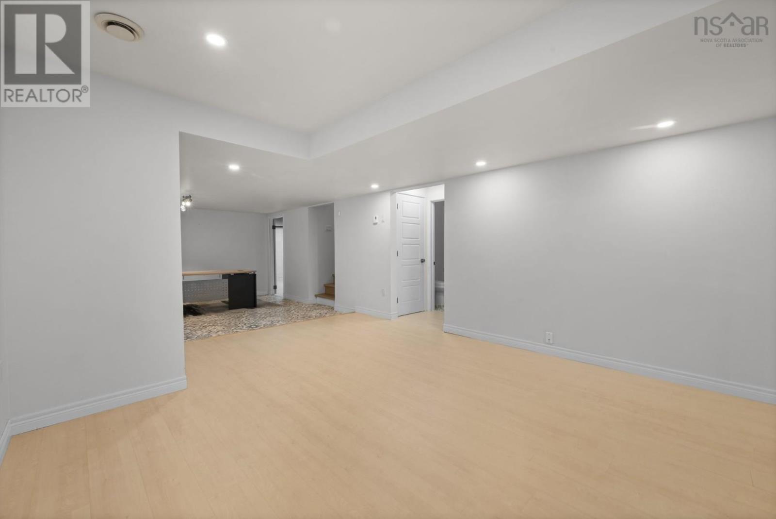 Property 30 of 51 of 27 Dartmoor Crescent