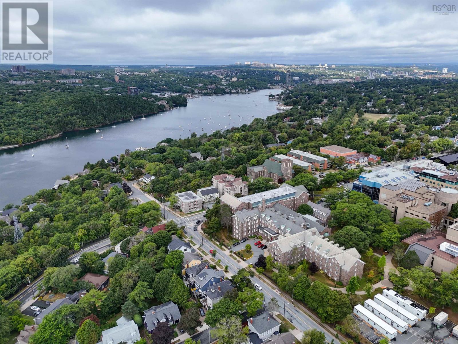 Property 30 of 41 of 106 1270 Oxford Street