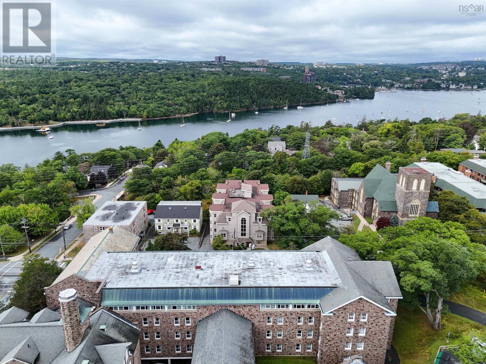 Property 28 of 41 of 106 1270 Oxford Street