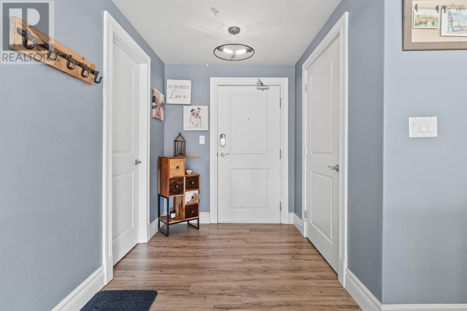 Property 4 of 41 of 106 1270 Oxford Street