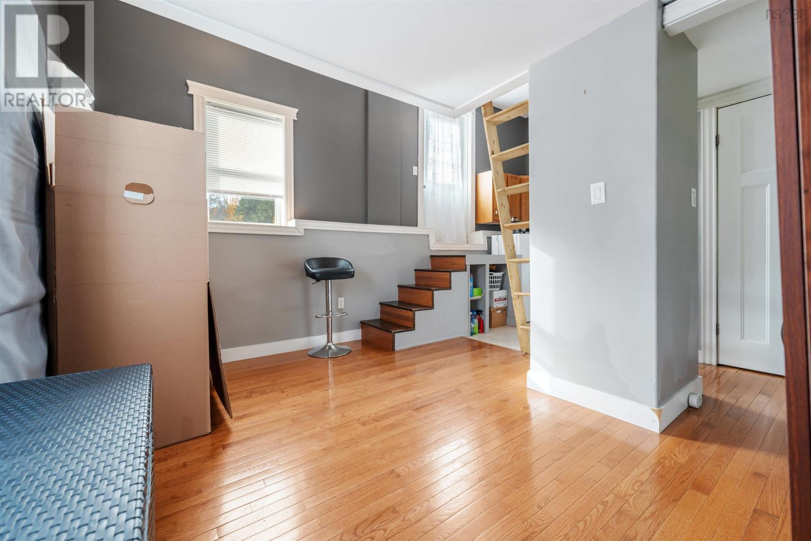 Property 27 of 38 of 208 PLEASANT Street