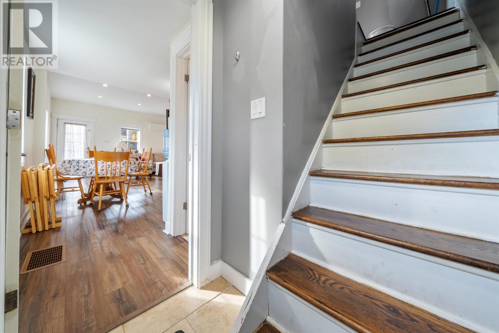 Property 25 of 38 of 208 PLEASANT Street