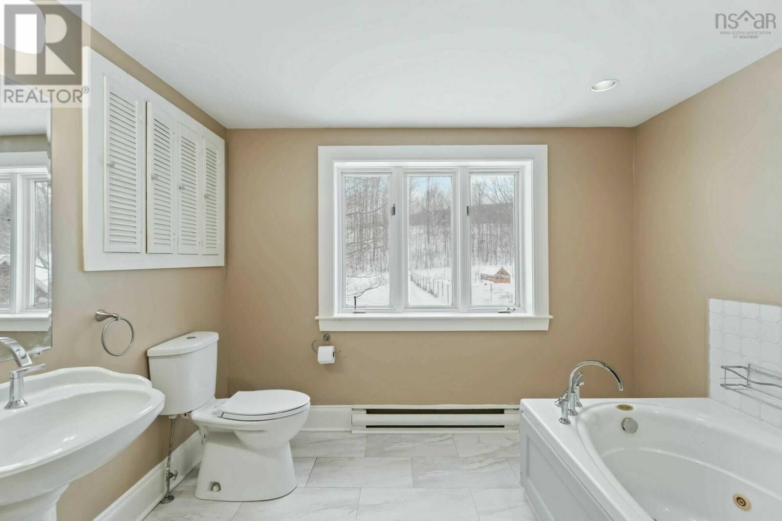 Property 10 of 22 of 792 Bligh Road