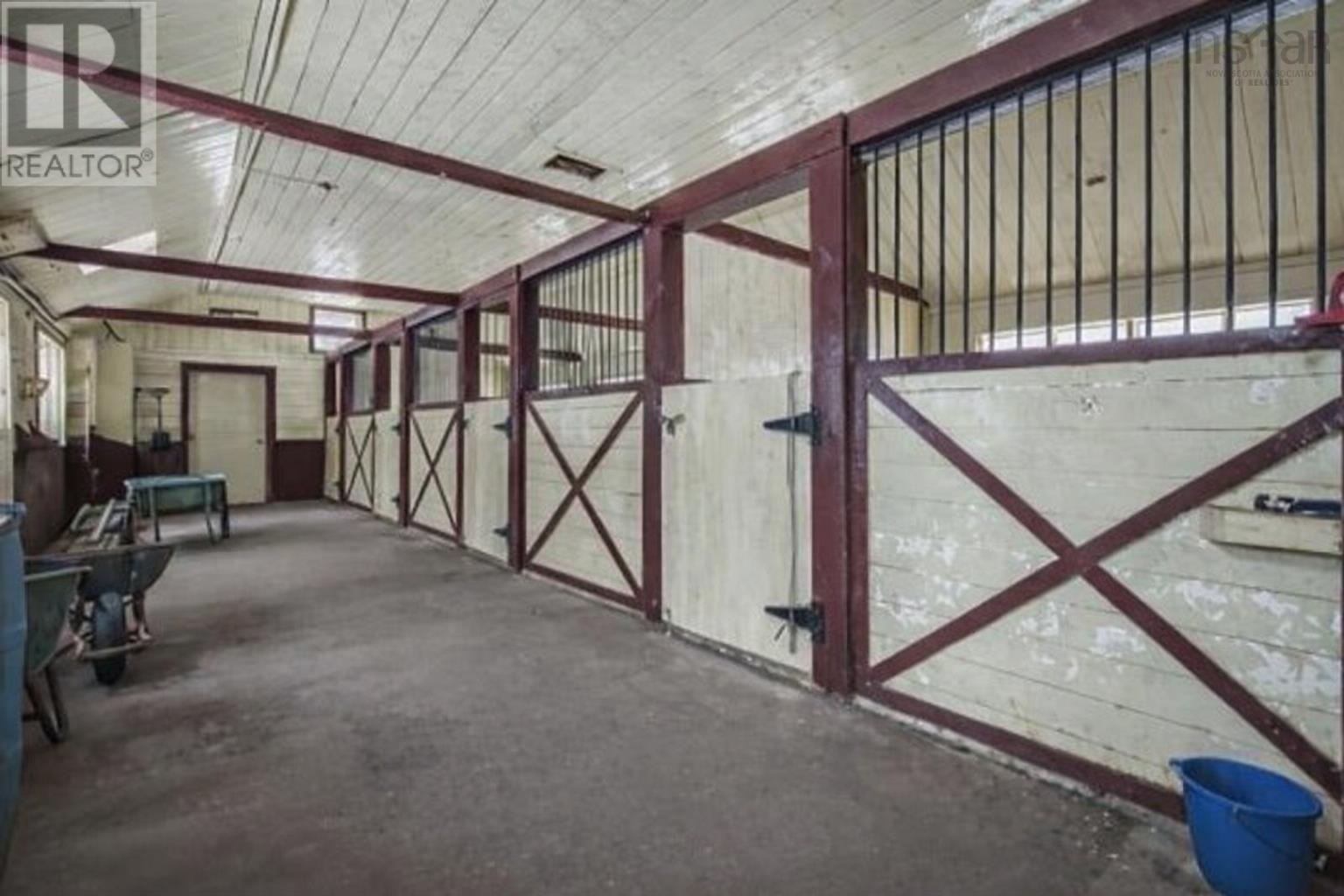 Property 17 of 22 of 792 Bligh Road