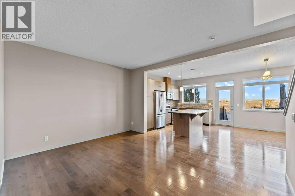 251 Sunrise View, Cochrane