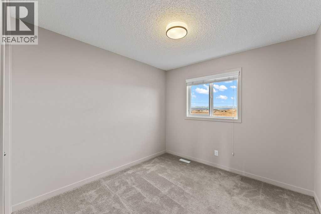 251 Sunrise View, Cochrane