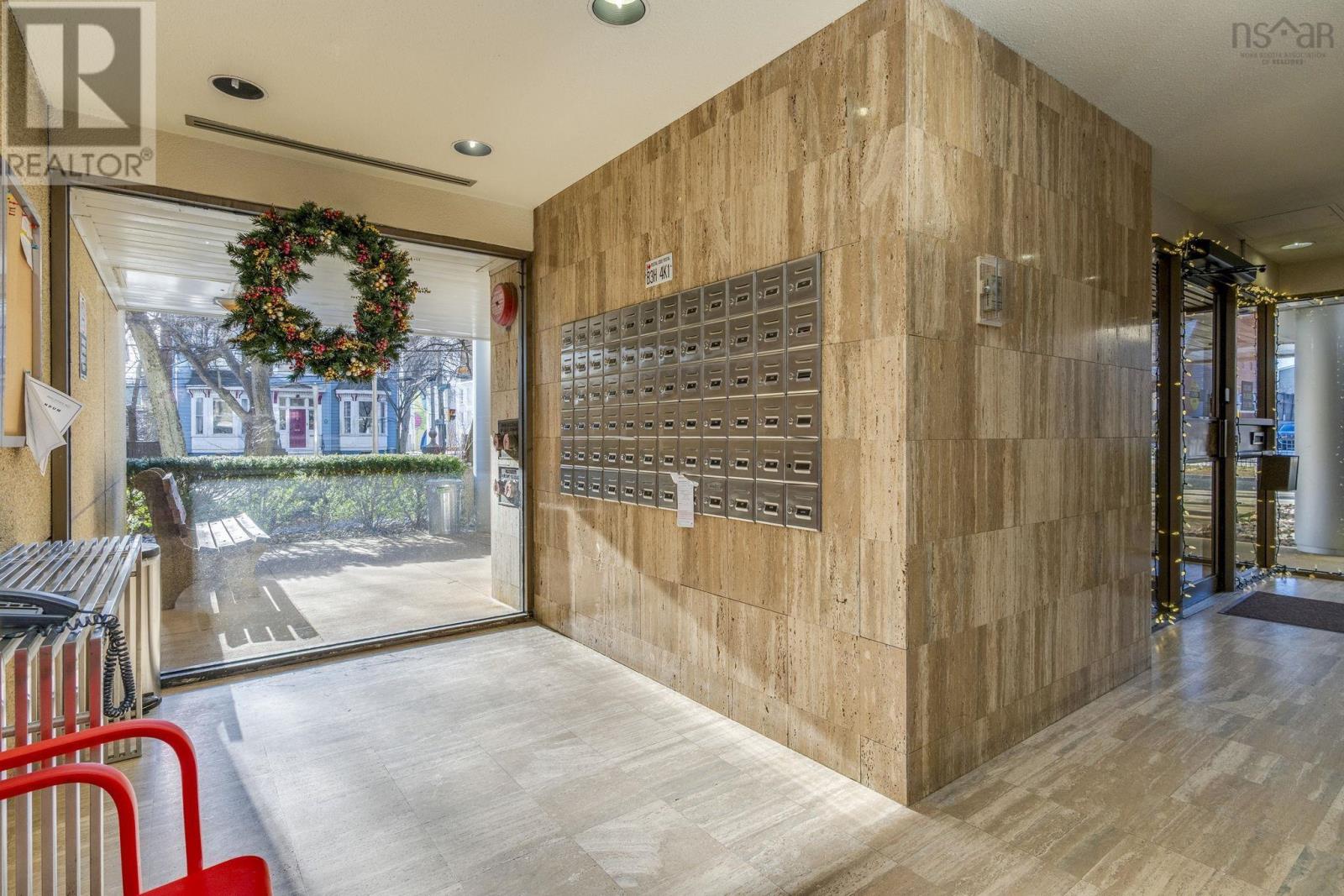 Property 33 of 37 of 607 6095 Coburg Road