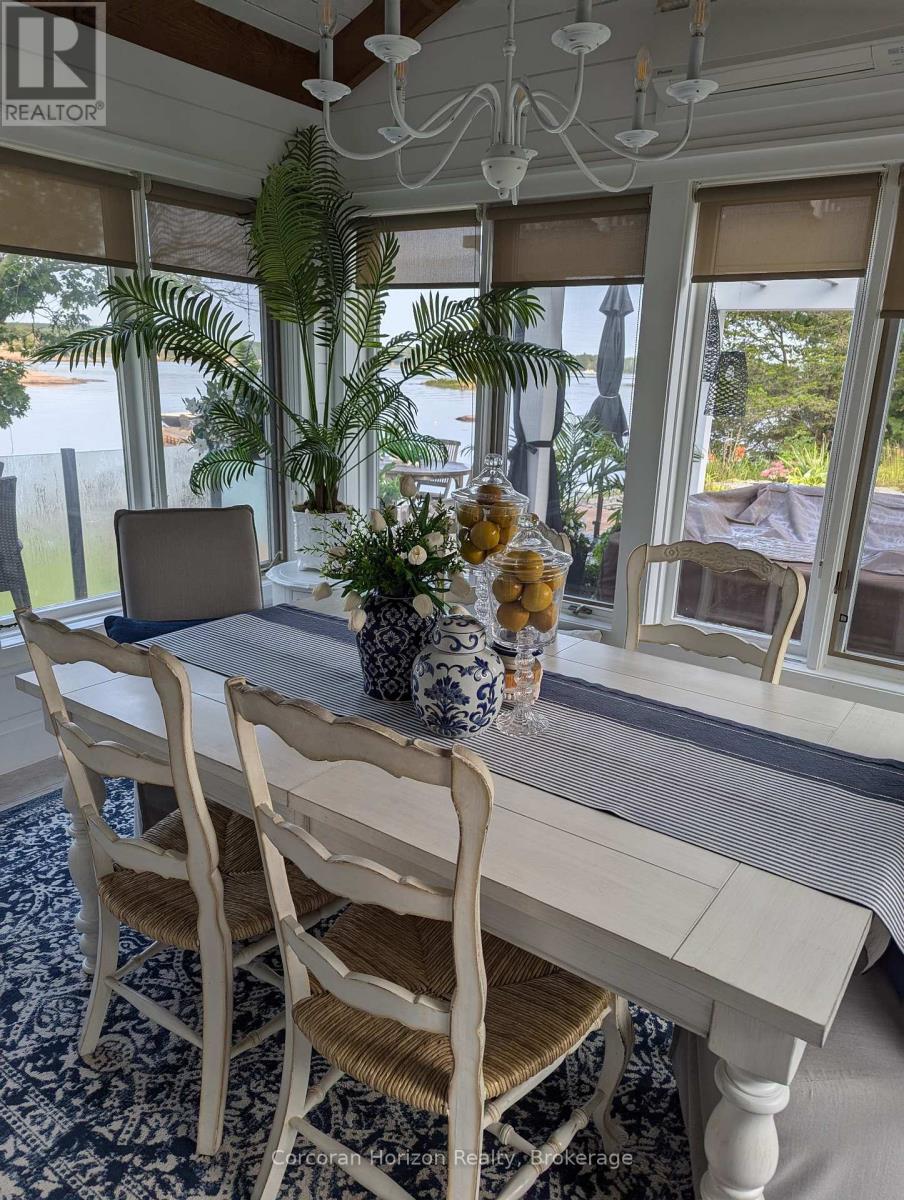 4476 ISLAND 1040/LITTLE BEAUSOLEIL ISLAND - 4
