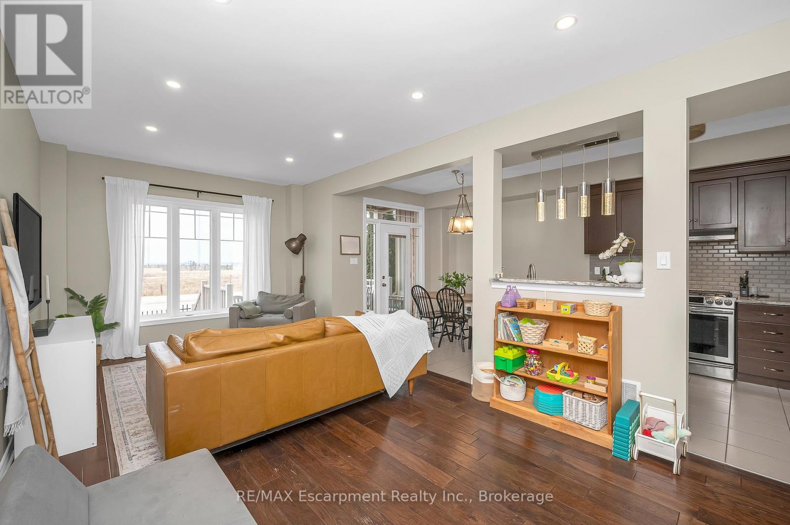 21 - 8 LAKELAWN ROAD - Photo 5 of 36, Grimsby (Grimsby Beach), Ontario