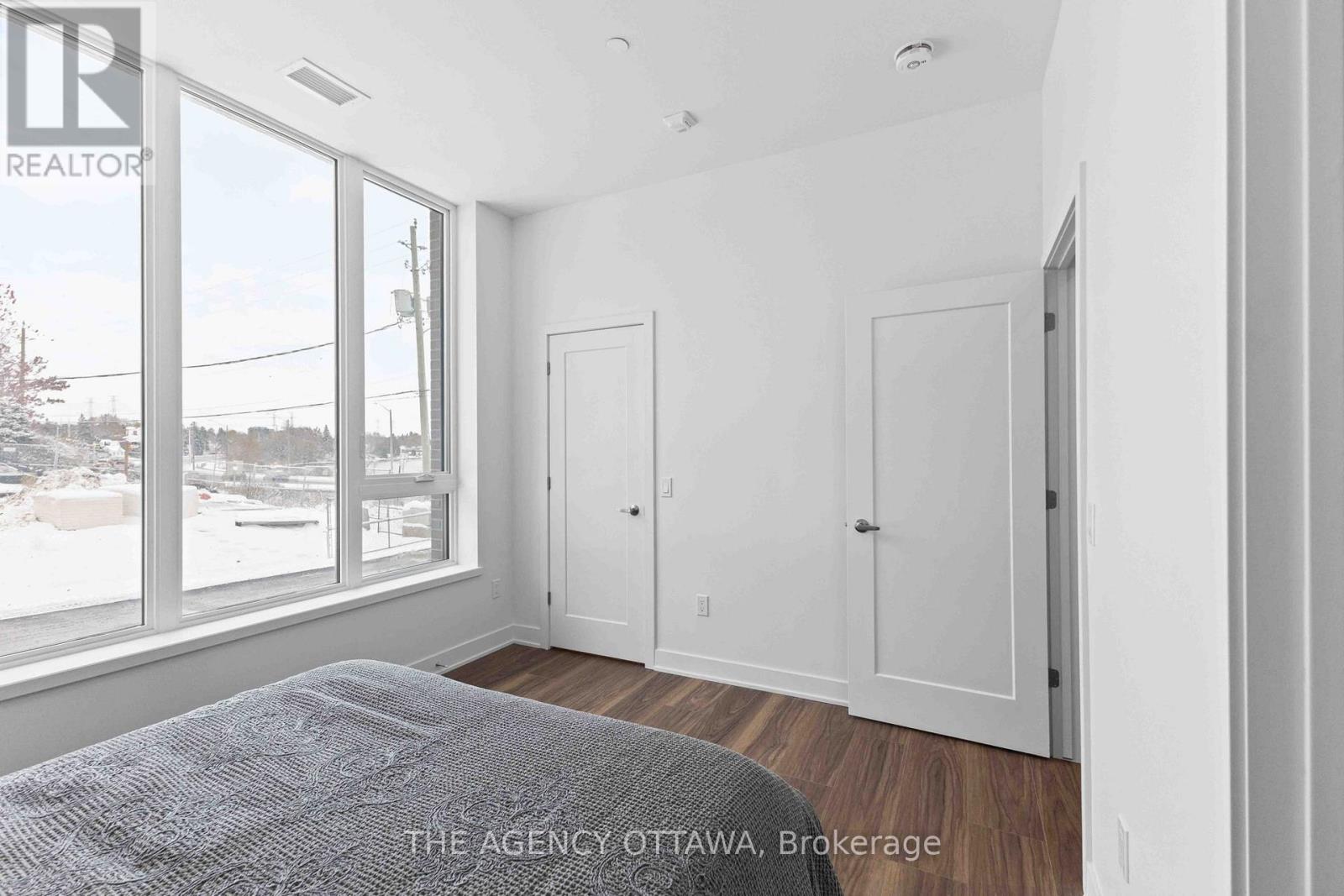 #206 3071 RIVERSIDE DRIVE - 28