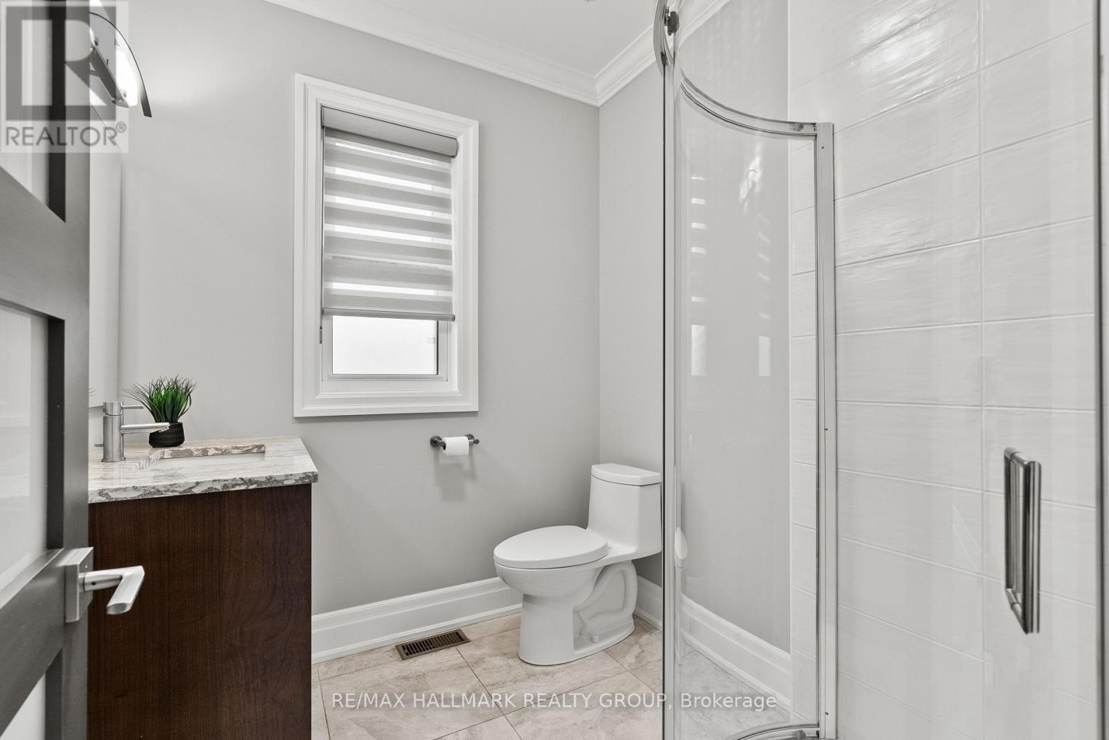 3-PIECE POWDER ROOM ON MAIN LEVEL.
