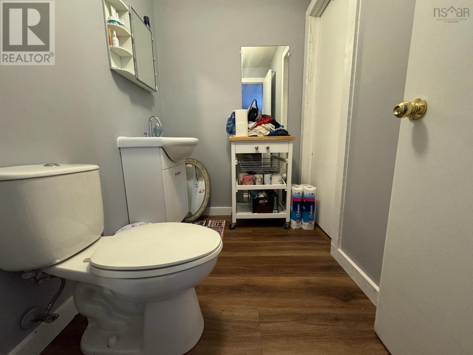 Property 17 of 29 of 10979 Highway 4