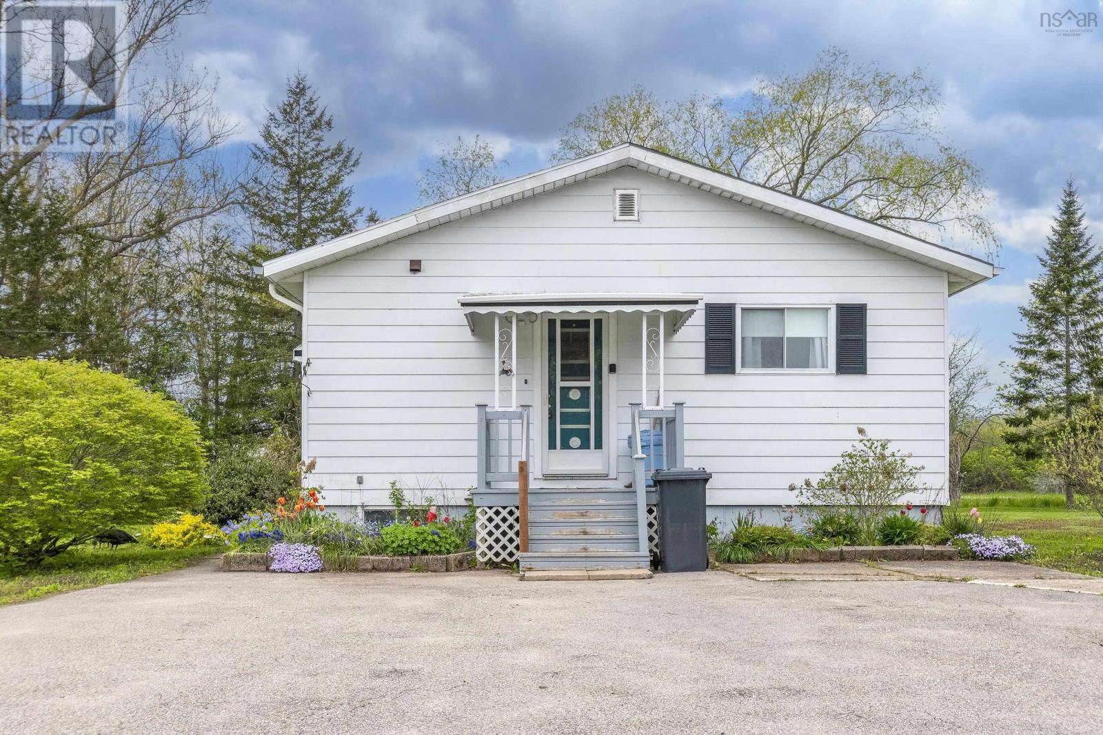 Property 10 of 49 of 683 Main Street