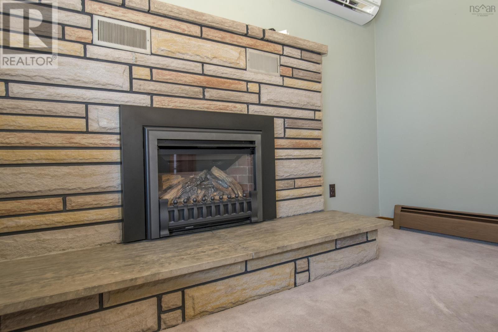 Property 22 of 49 of 683 Main Street