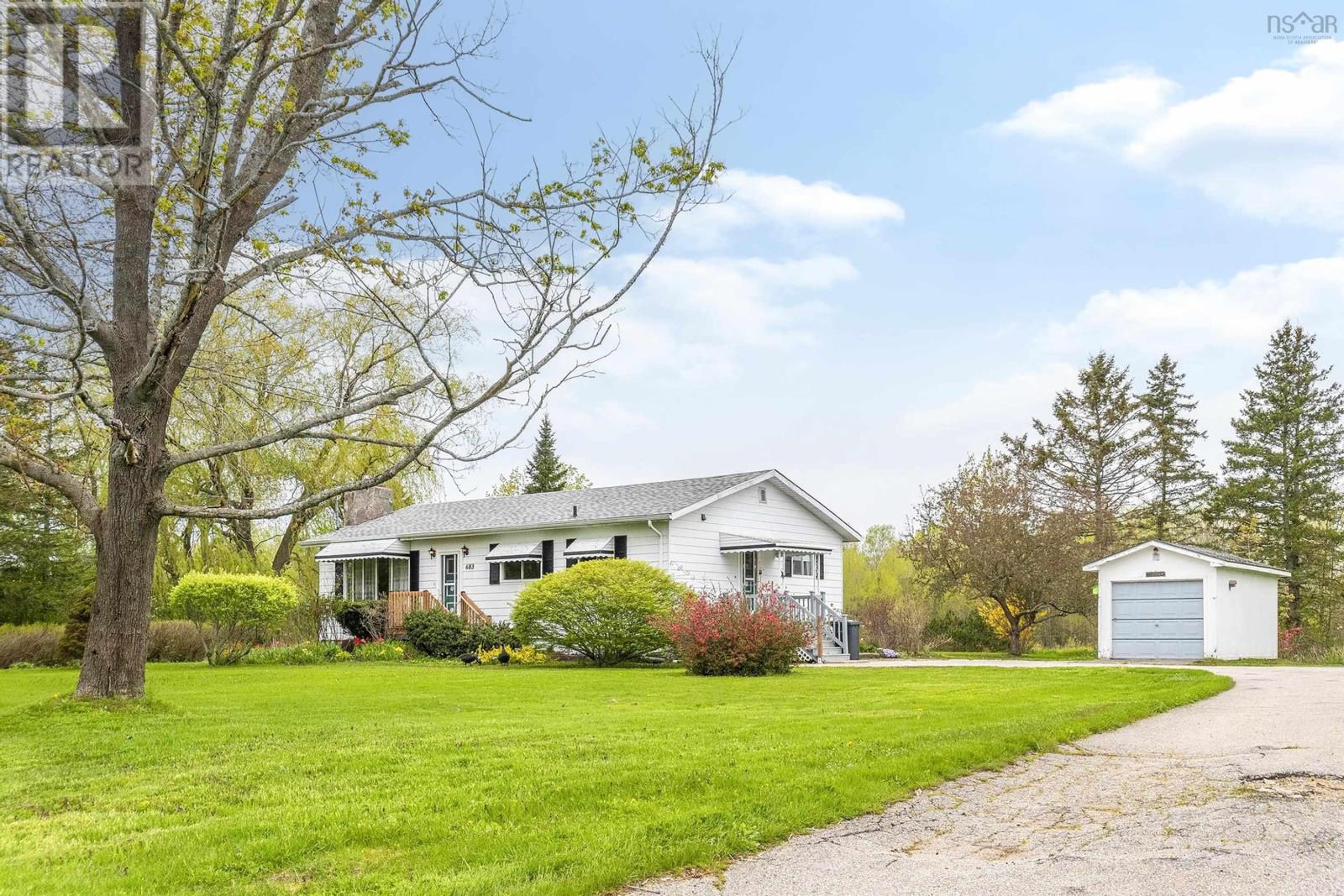 Property 49 of 49 of 683 Main Street