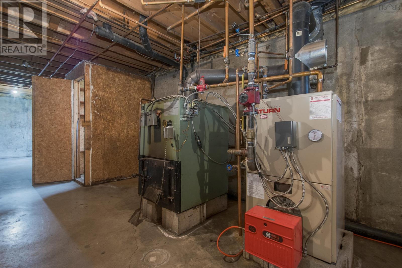 Property 40 of 49 of 683 Main Street