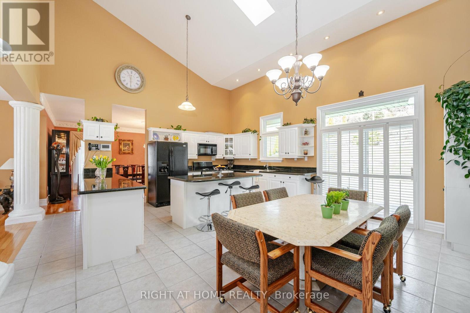6 LORD DUNCAN COURT - 11