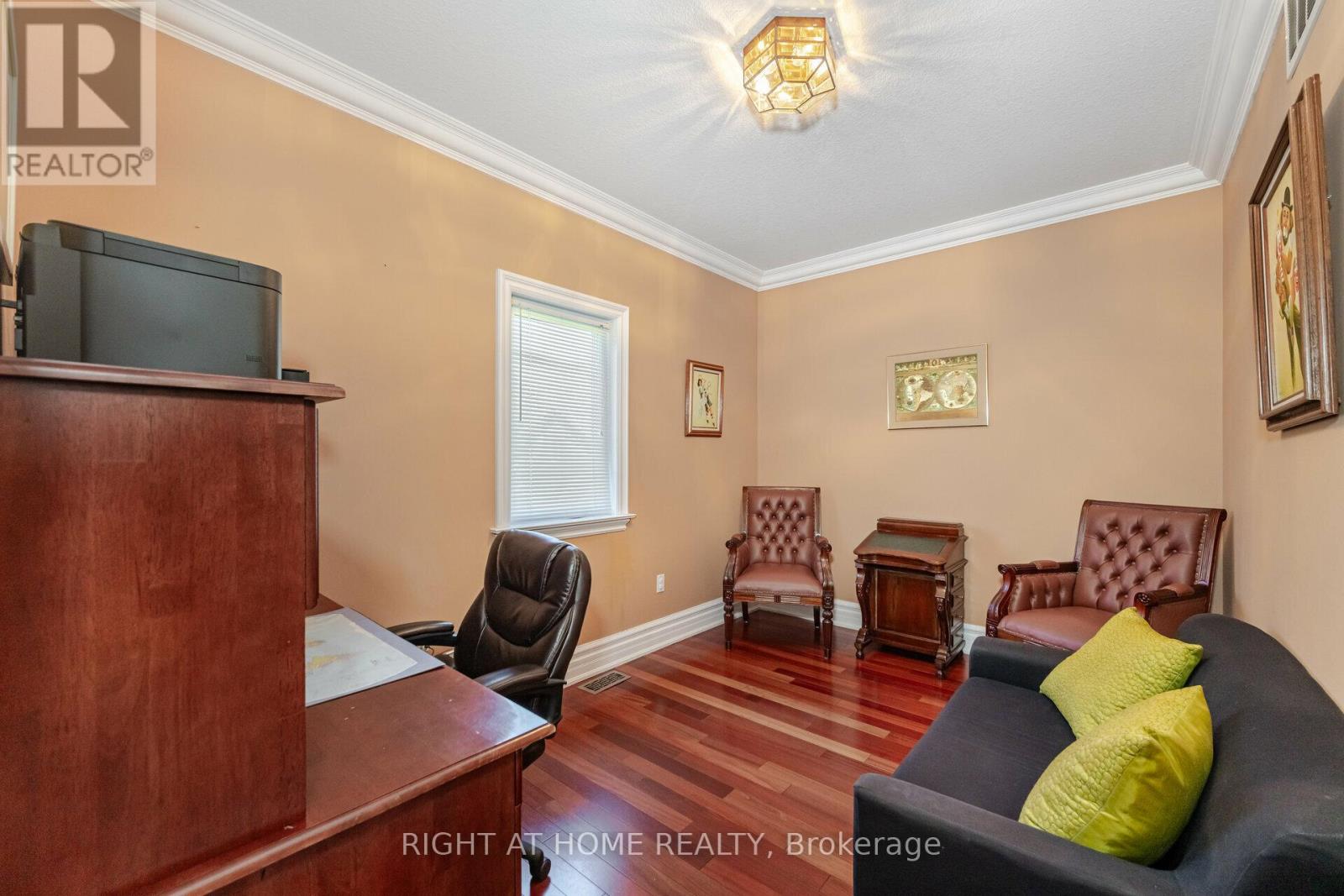 6 LORD DUNCAN COURT - 16