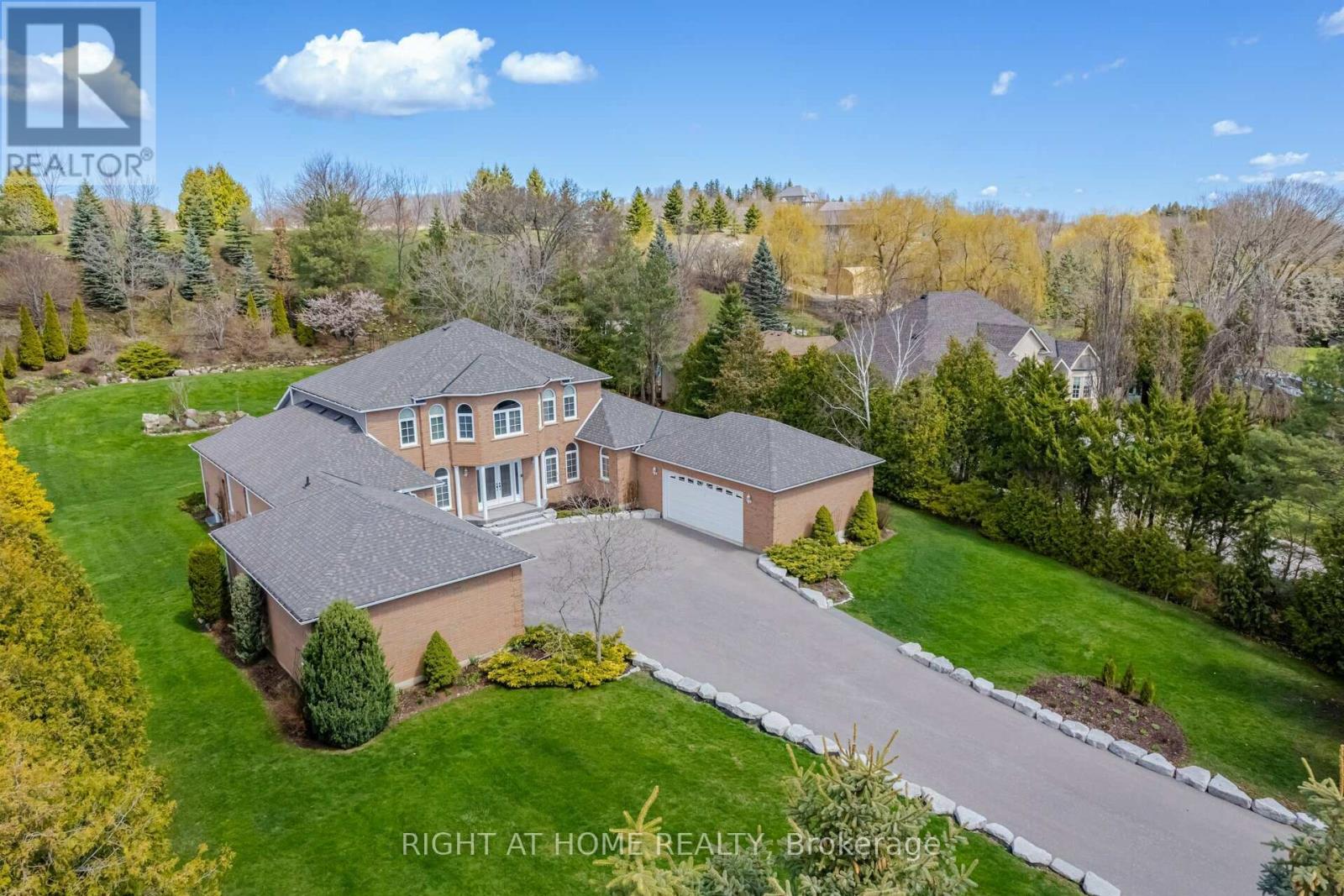 6 LORD DUNCAN COURT - 39