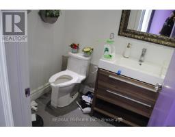 58 - 2300 Finch Avenue, Toronto, ON M9M2Y3 Photo 11