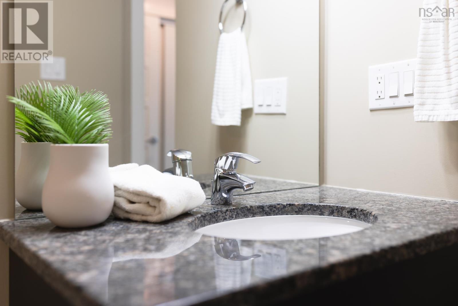 Property 21 of 47 of 205 31 Kings Wharf Place