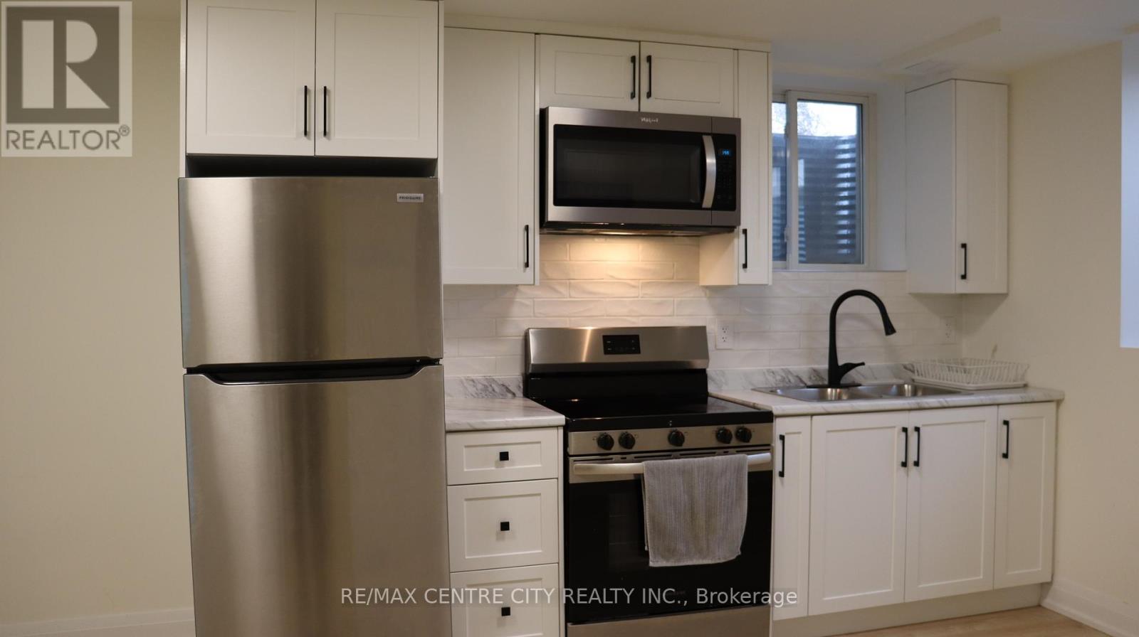 2966 Turner Unit Lower photo 4