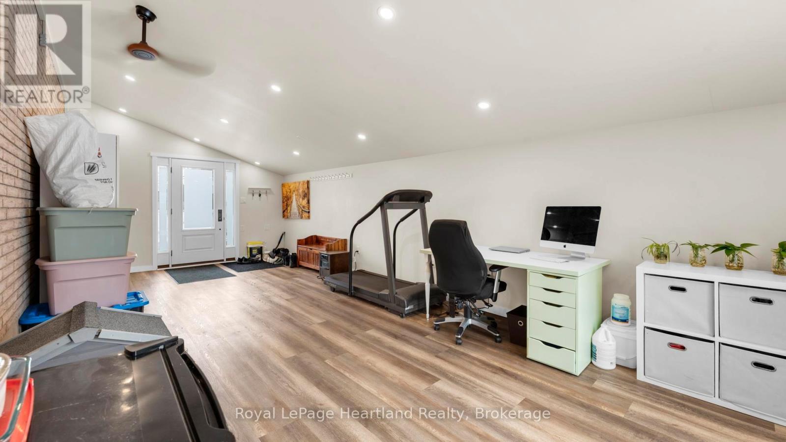 296 WALNUT STREET S - Photo 5 of 42, Goderich (Goderich (Town)), Ontario