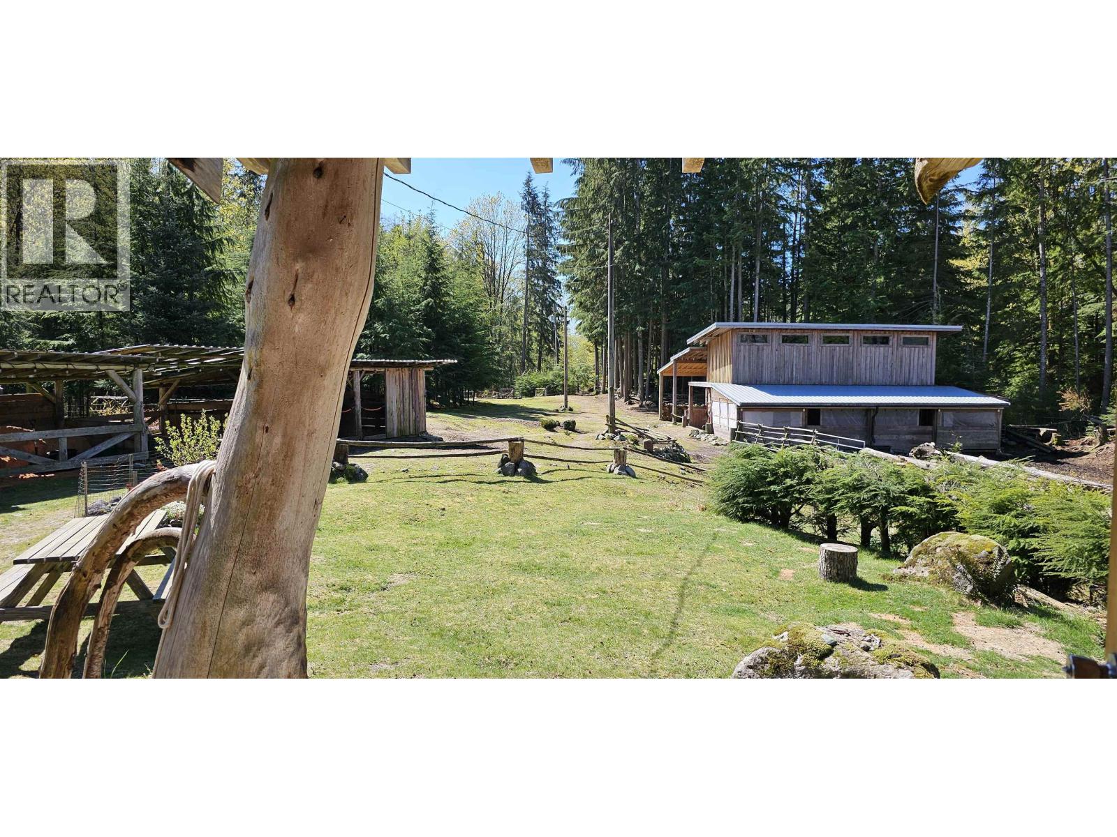 2236 MOUNTAIN ROAD, Gambier Island