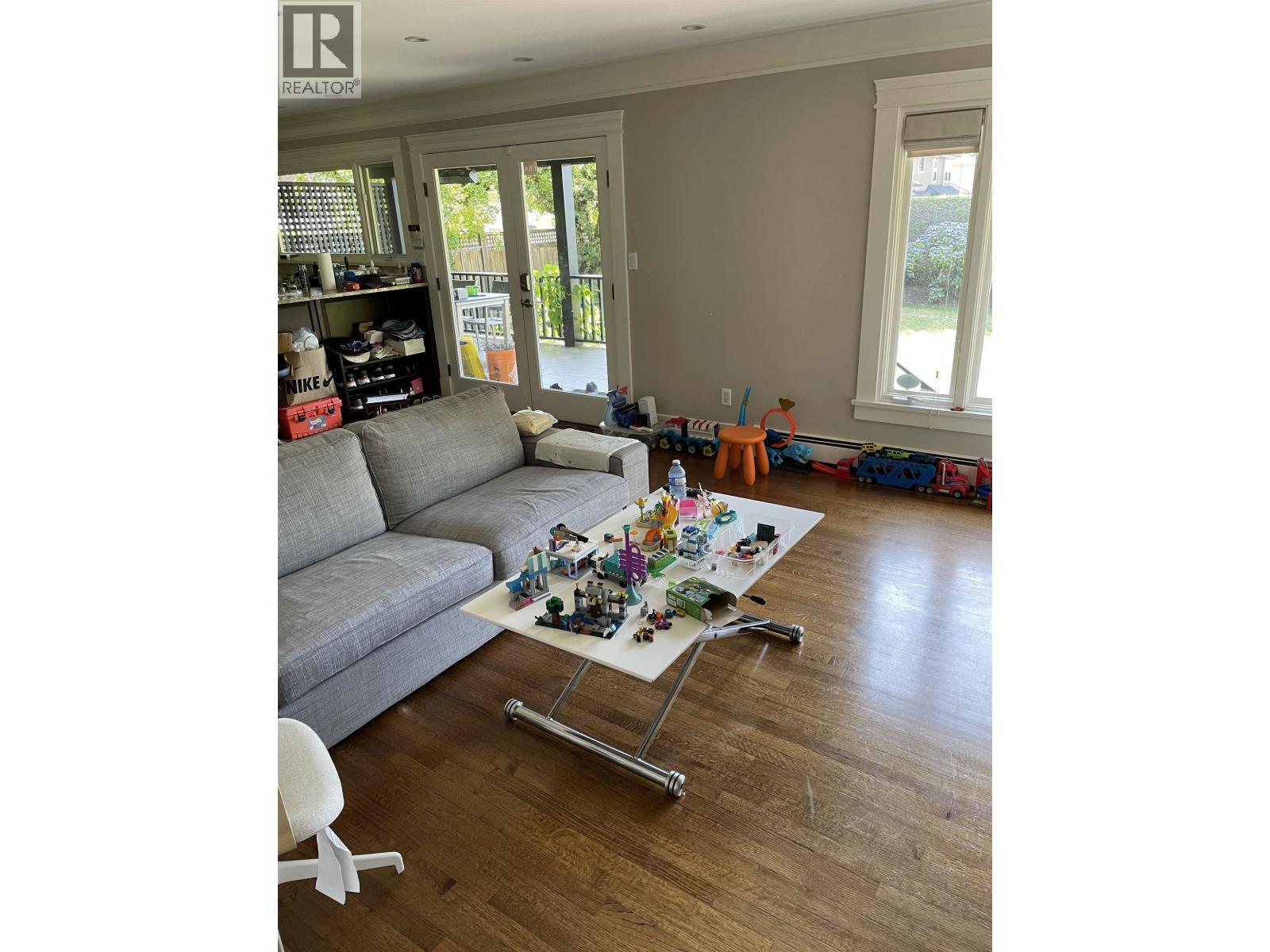 2038 54TH AVE - Photo 5 of 12, Vancouver, British Columbia