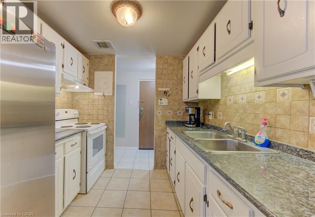 #103 4 AVALON PLACE - 16