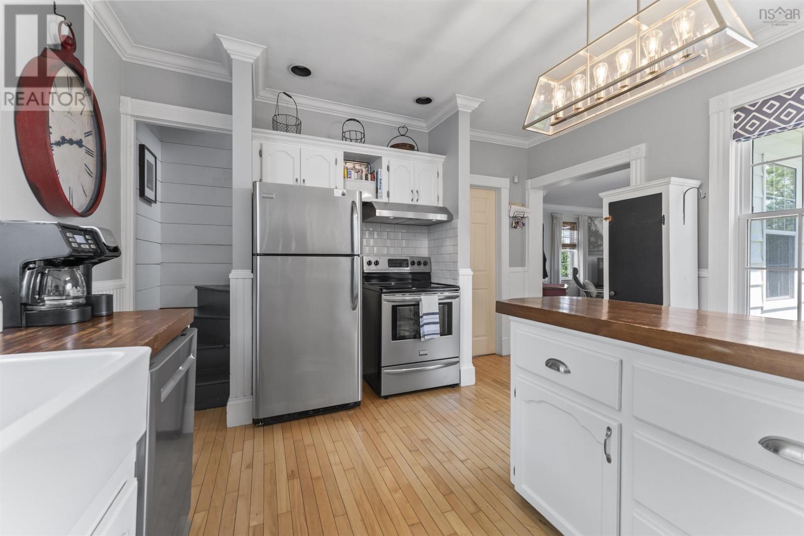 Property 18 of 48 of 2141 Highway 2