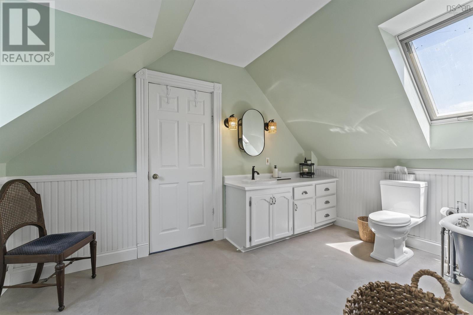 Property 32 of 48 of 2141 Highway 2