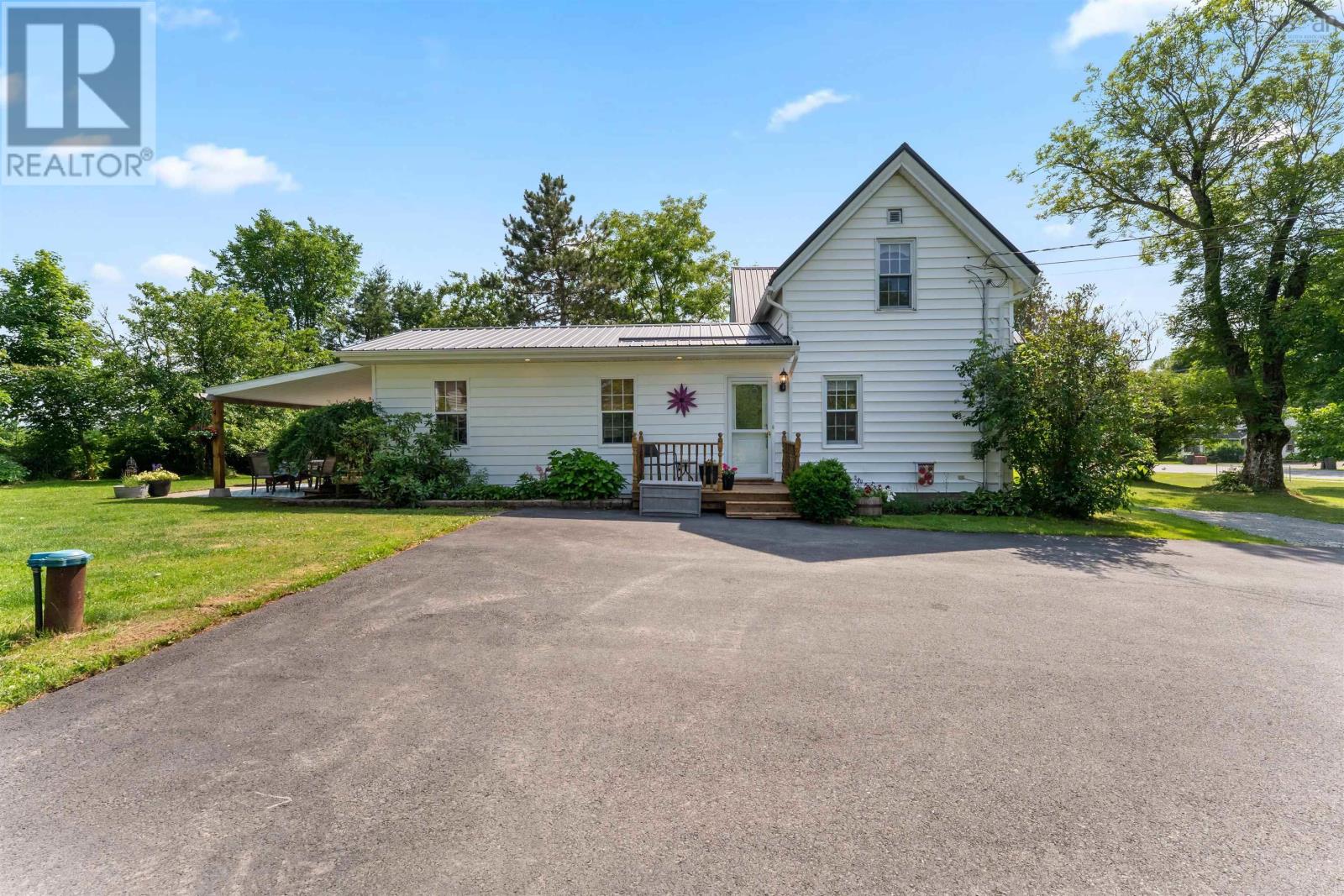 Property 40 of 48 of 2141 Highway 2