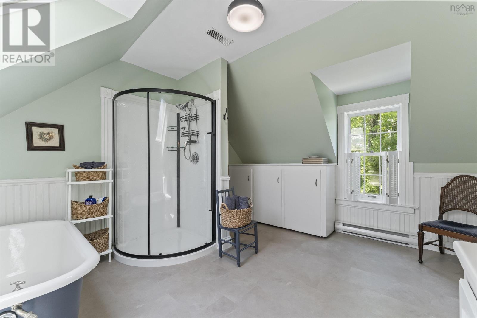 Property 33 of 48 of 2141 Highway 2