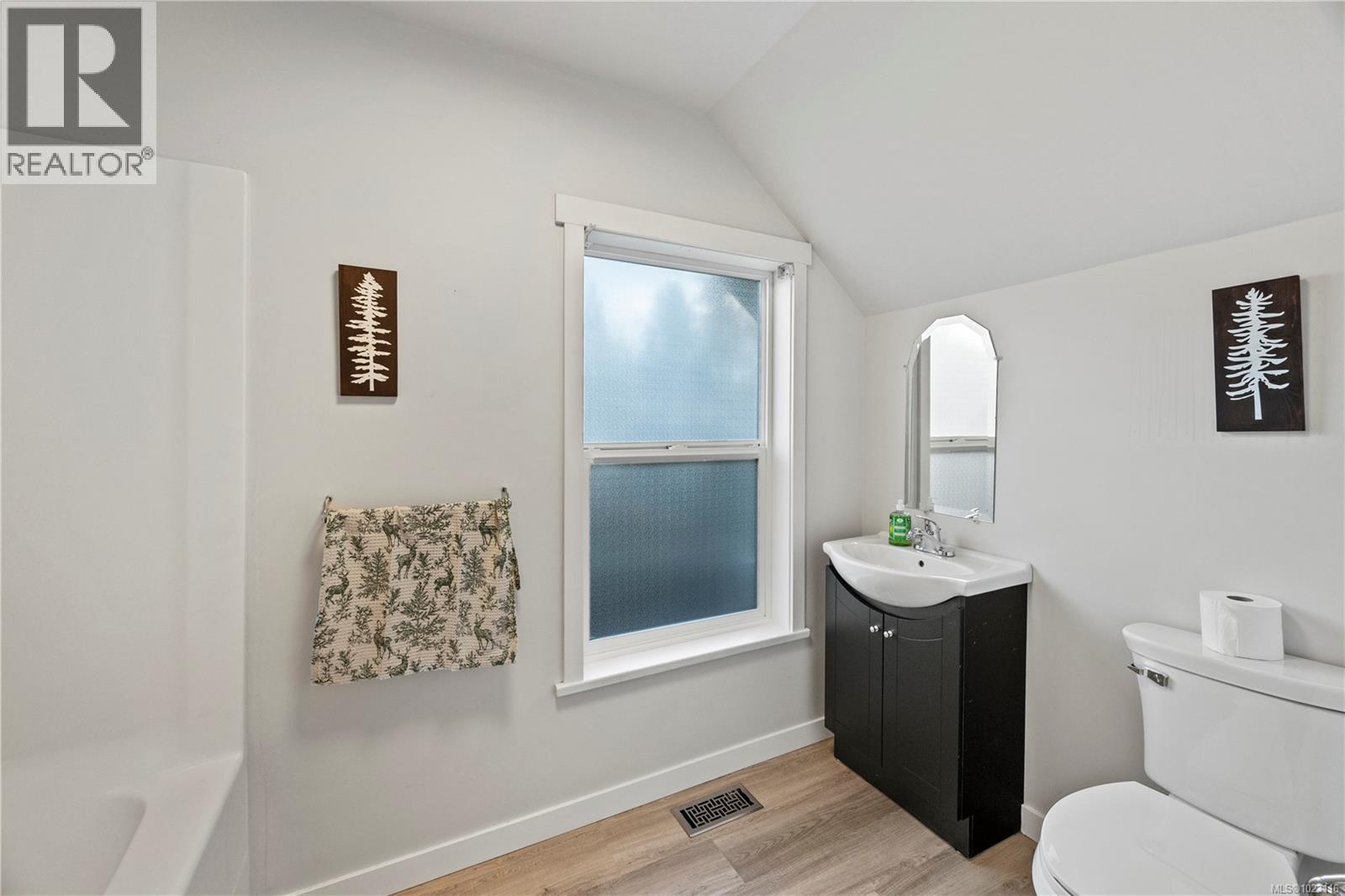  4937 Eagle View Lane, Saanich