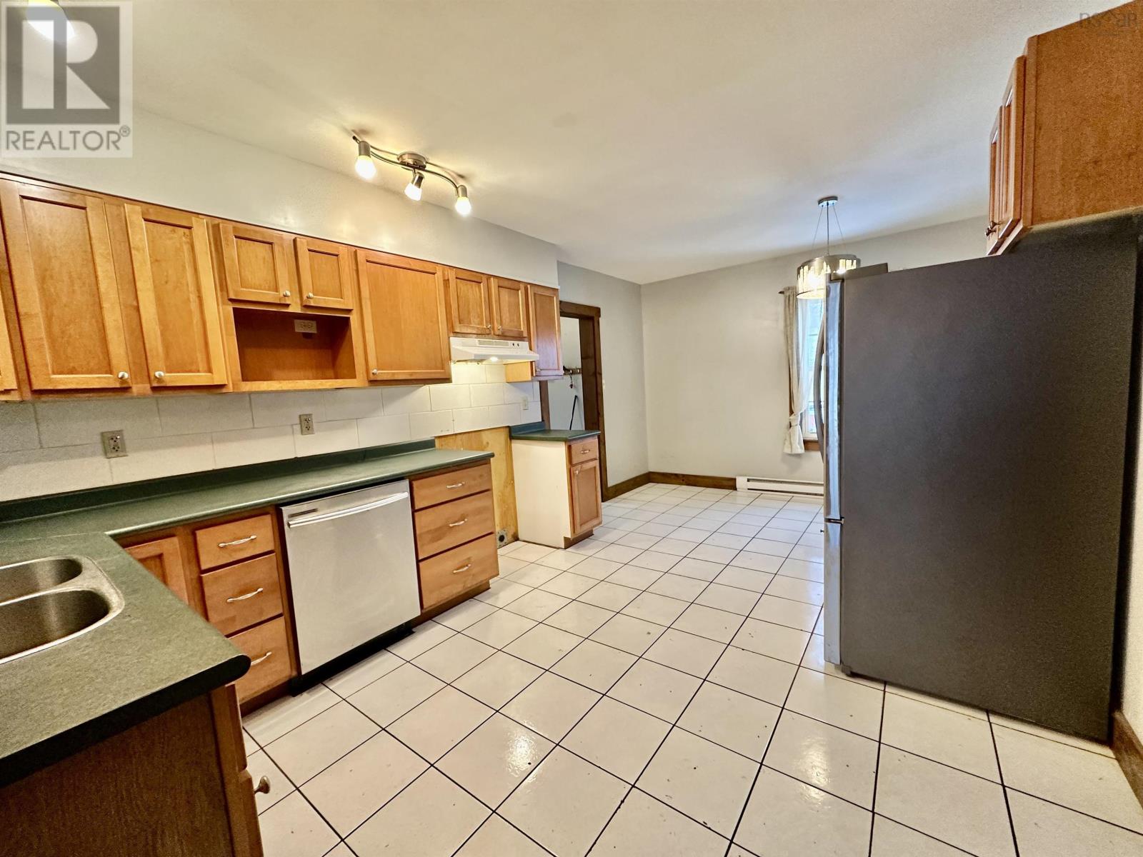 Property 2 of 27 of 6928 Highway 3