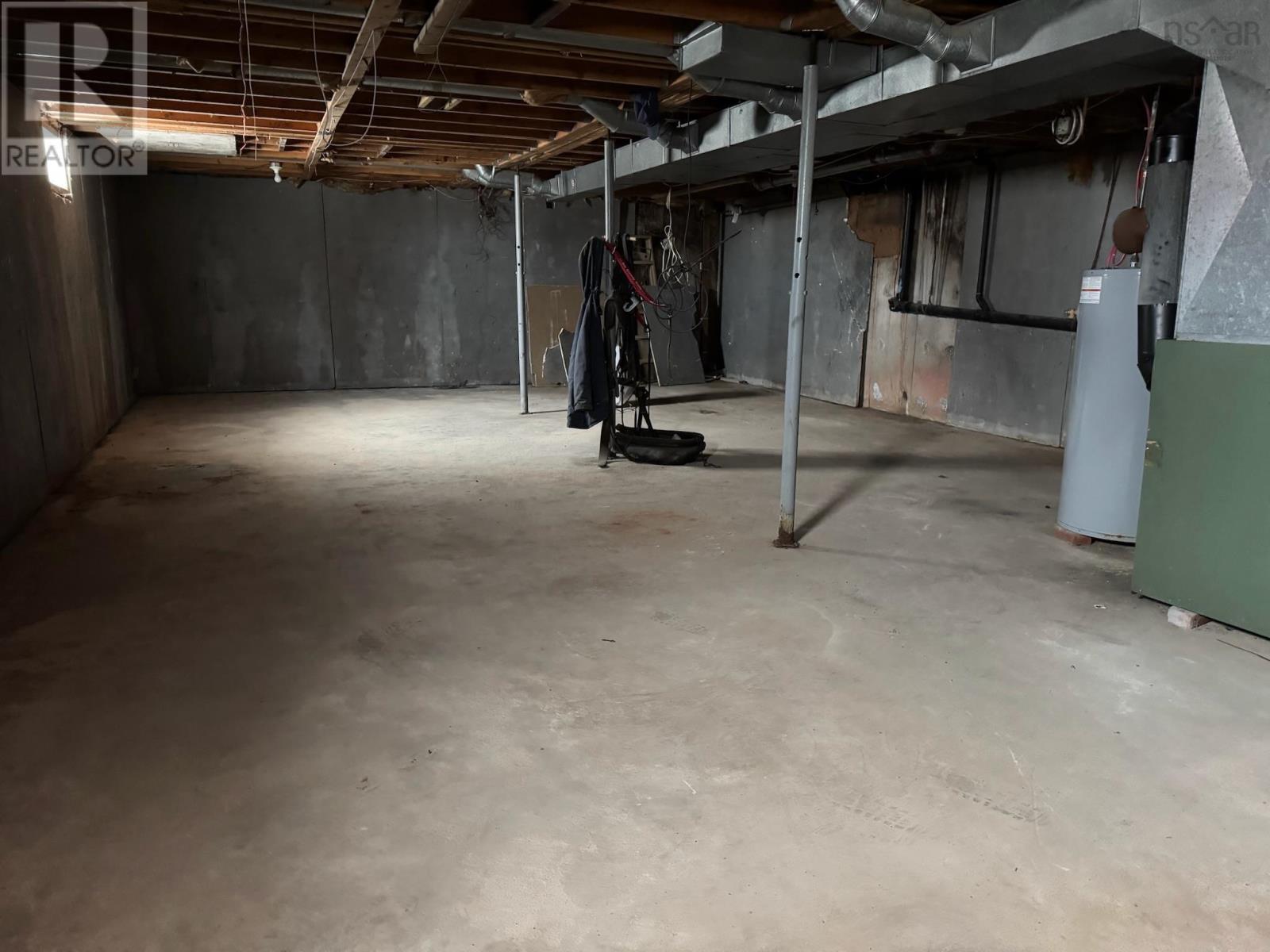 Property 24 of 24 of 36 Veterans Memorial Court