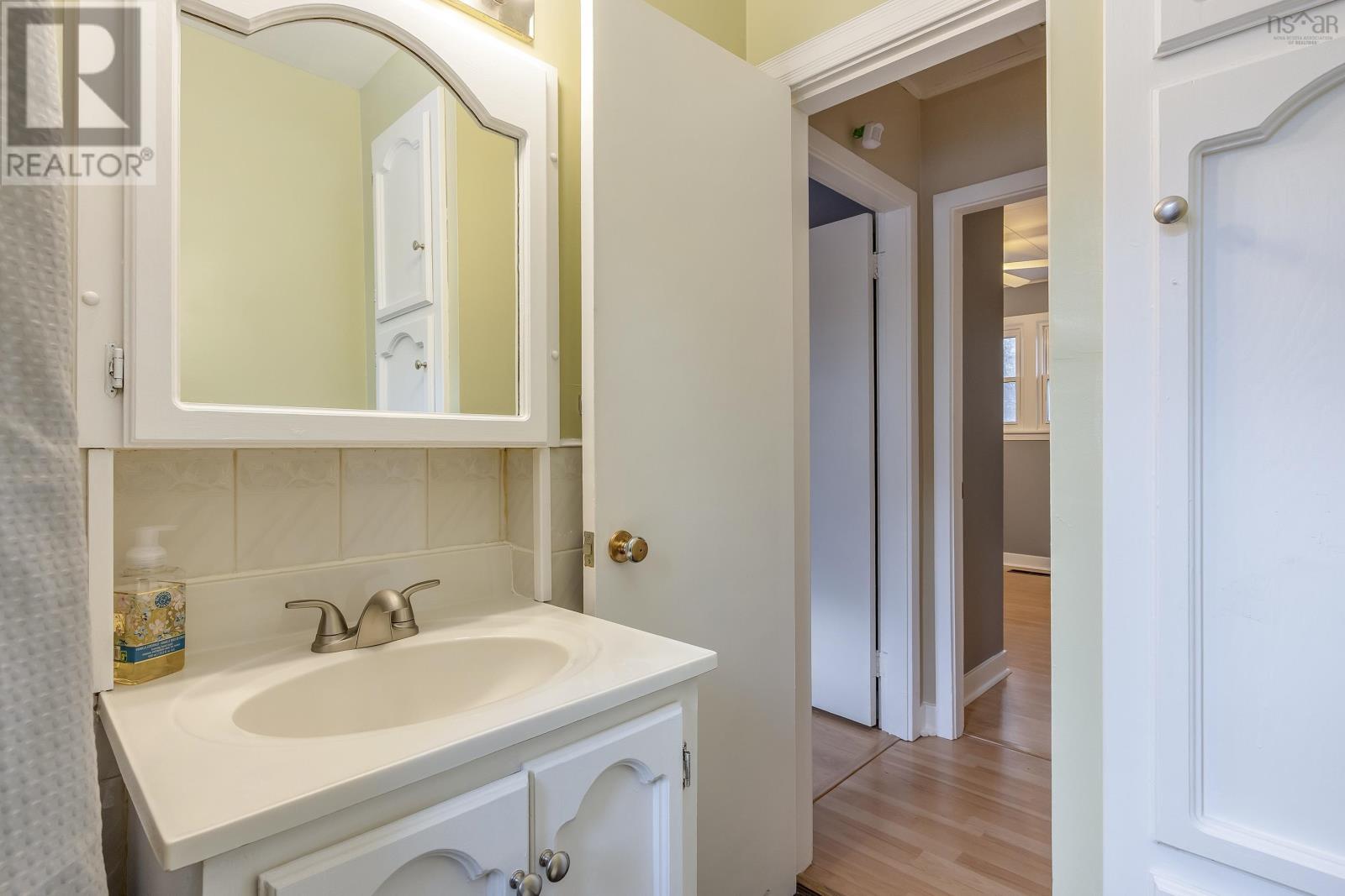 Property 17 of 29 of 516 Windsor Street