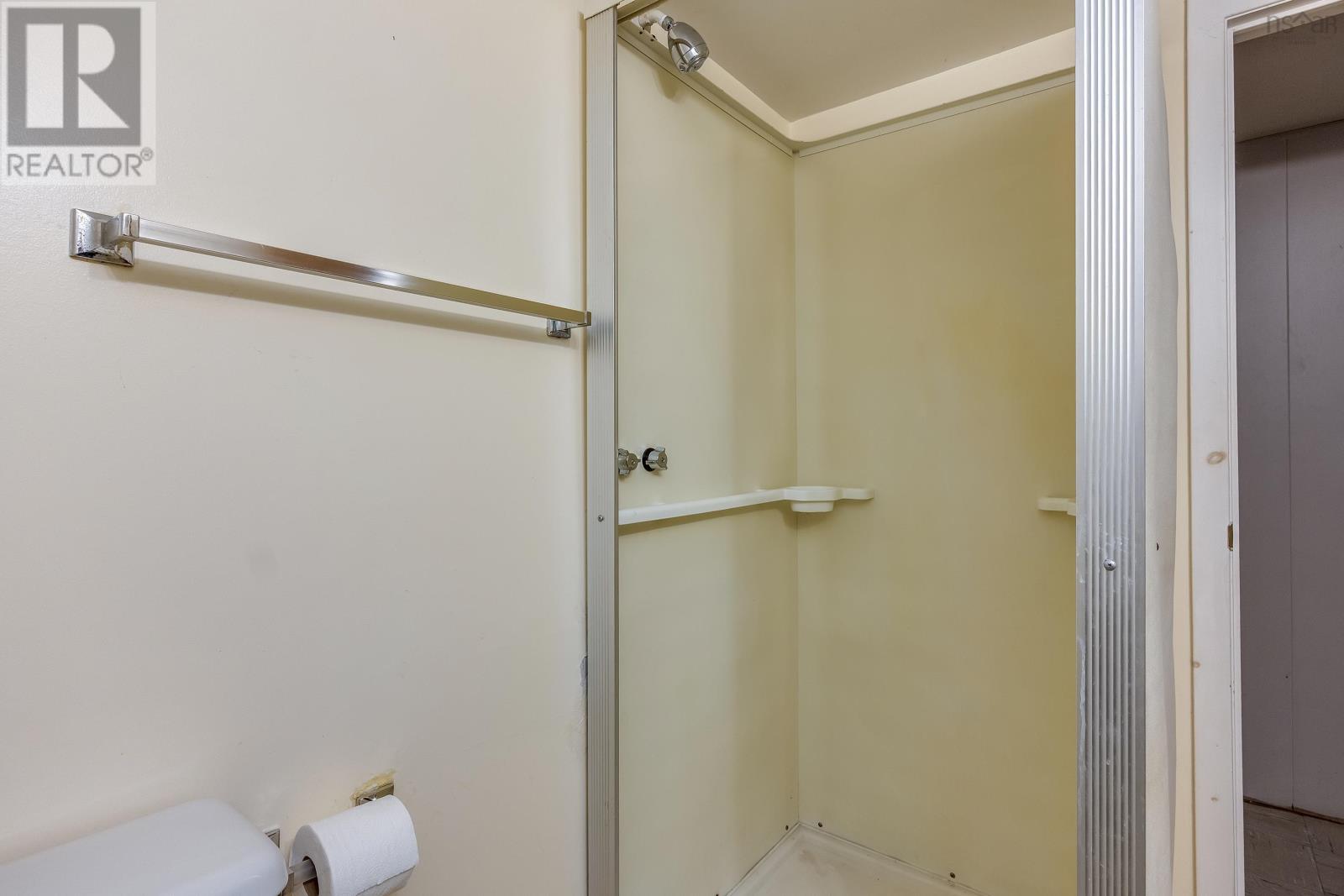 Property 21 of 29 of 516 Windsor Street