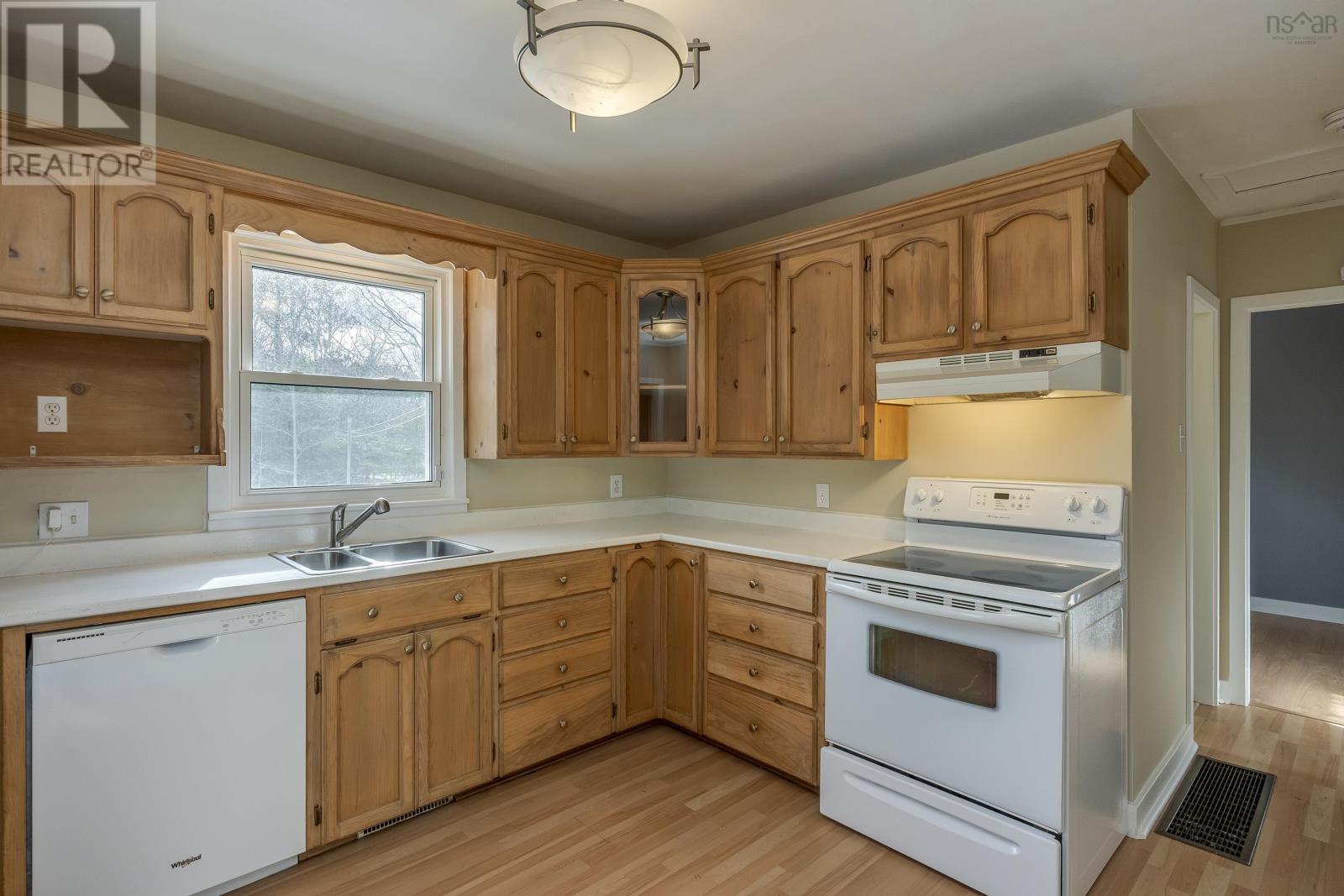 Property 3 of 29 of 516 Windsor Street