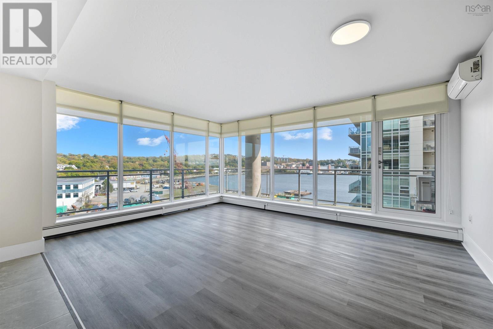 Property 8 of 30 of 502 15 Kings Wharf Place