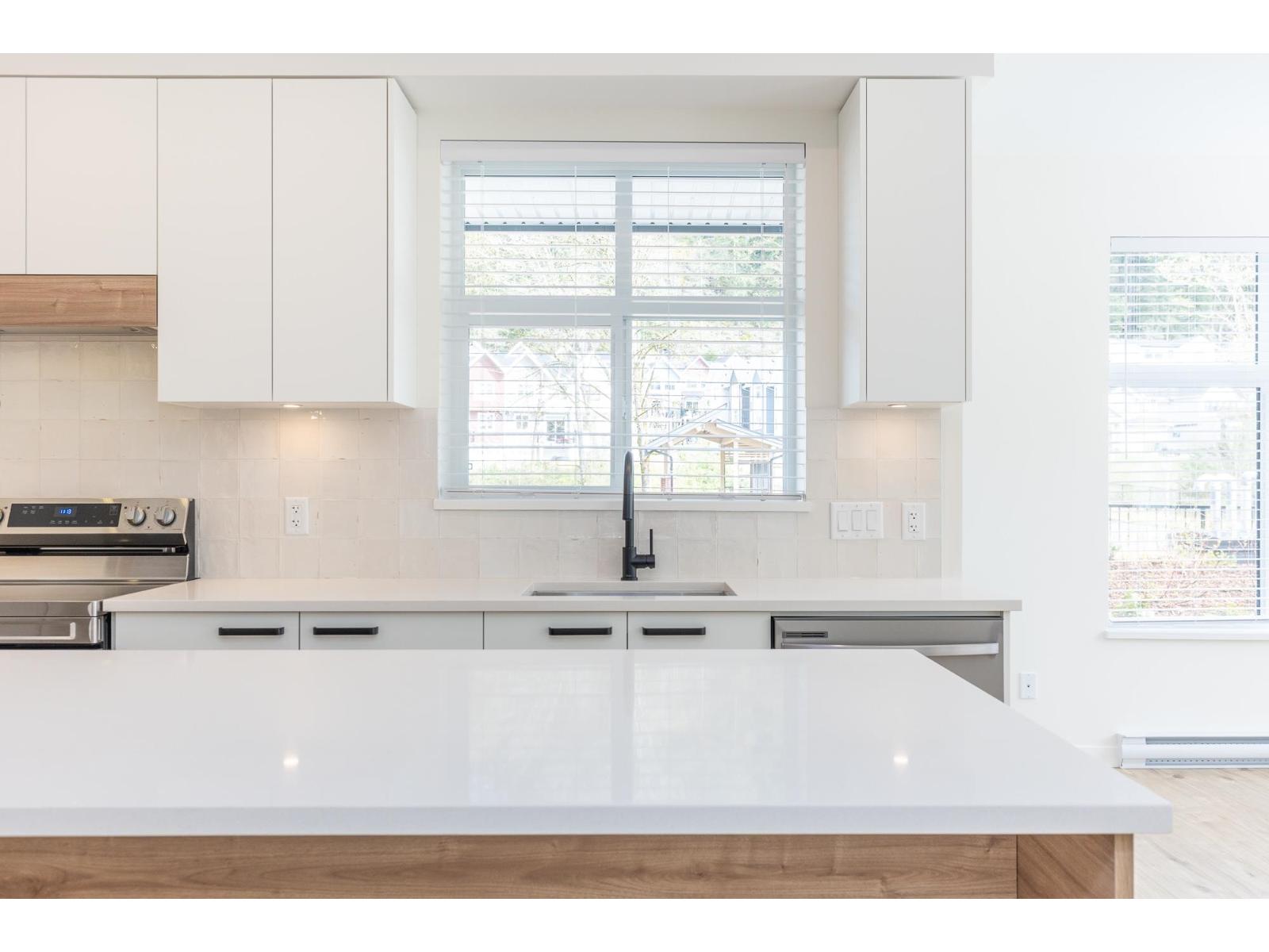 112 33920 BEST AVENUE, Mission