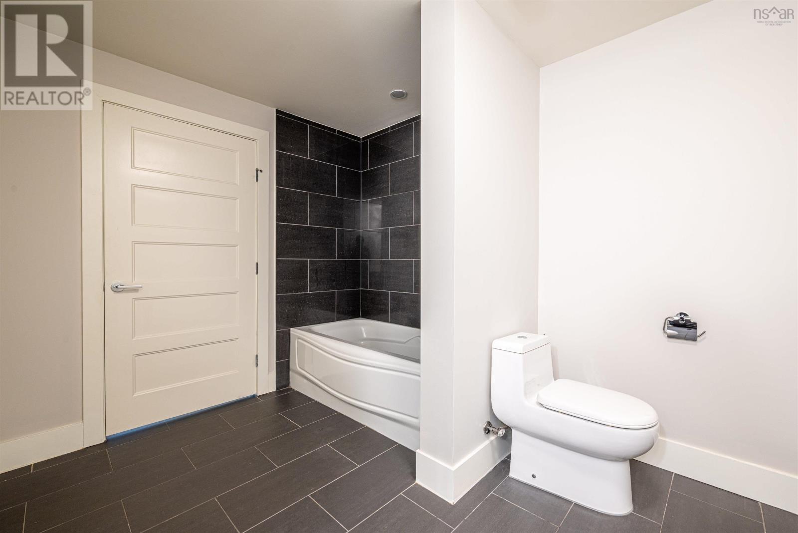 Property 20 of 31 of 208 15 Kings Wharf Place