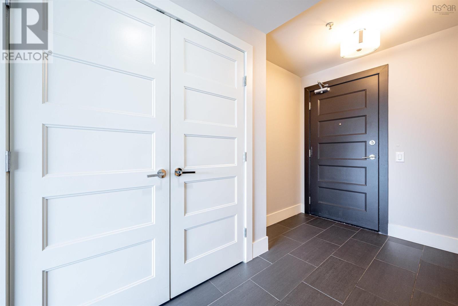 Property 23 of 31 of 208 15 Kings Wharf Place