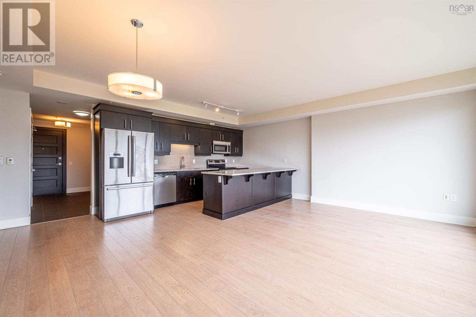 Property 3 of 31 of 208 15 Kings Wharf Place