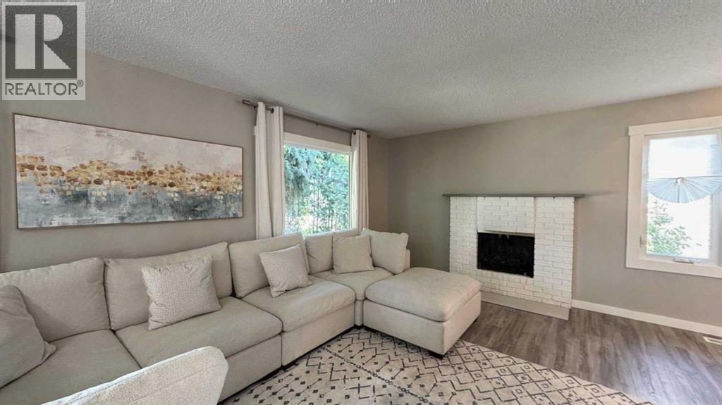 Single Family House Bungalow for Sale in  Sunhurst Court SE Sundance Calgary 