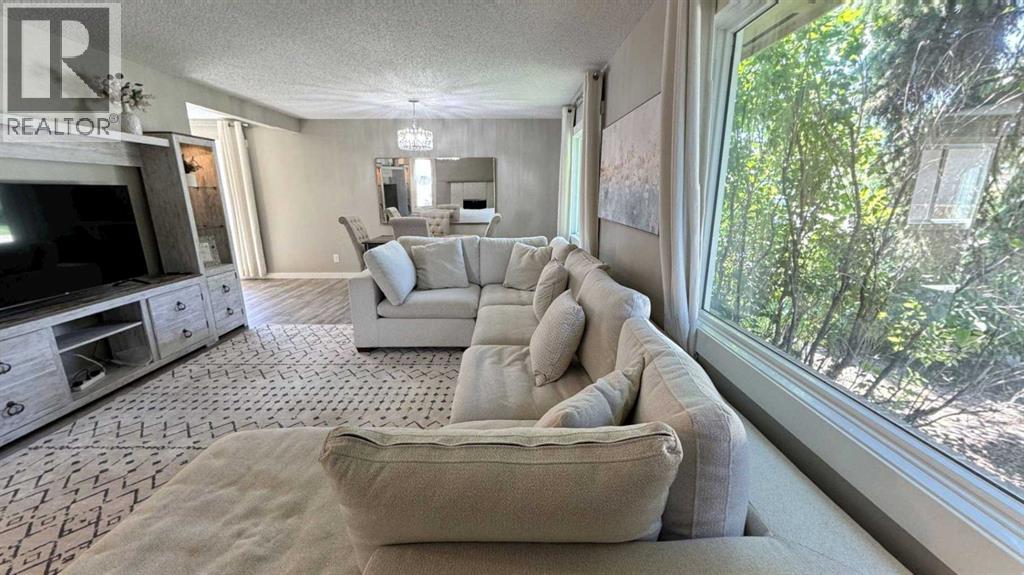 Single Family House Bungalow for Sale in  Sunhurst Court SE Sundance Calgary 