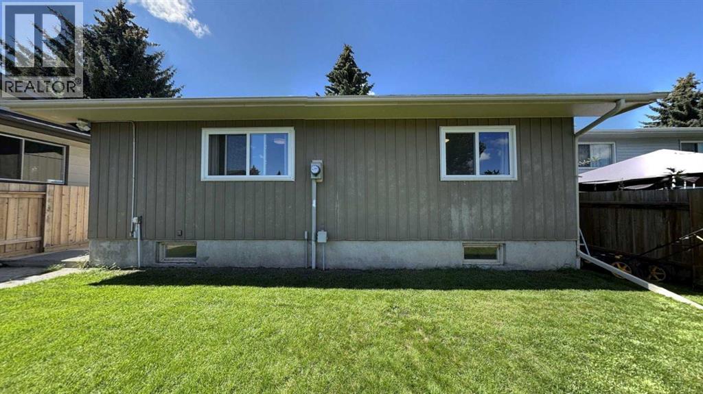 Single Family House Bungalow for Sale in  Sunhurst Court SE Sundance Calgary 